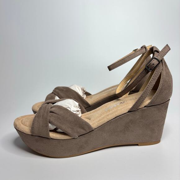 Dirty Laundry DL Dive In Platform Wedge Sandal in Dusty Taupe - Picture 5 of 8